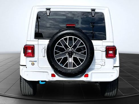 Used 2023 Jeep Wrangler Unlimited Sahara AWD/4WD image 5