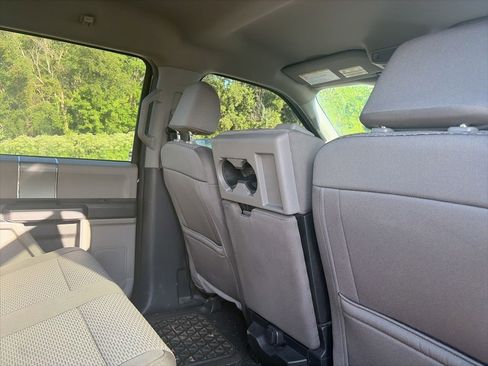 Used 2022 Ford F250 XLT w/ Black Appearance Package AWD/4WD image 13