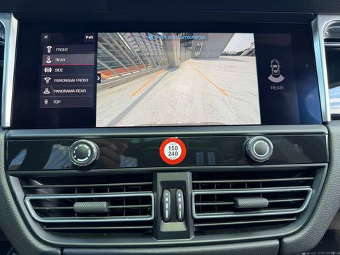 Certified 2023 Porsche Macan AWD/4WD image 15