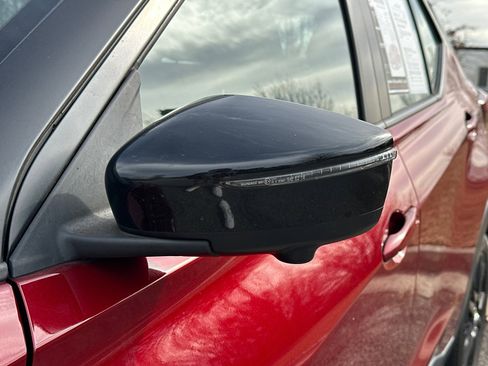 Used 2021 Nissan Kicks SR image 9