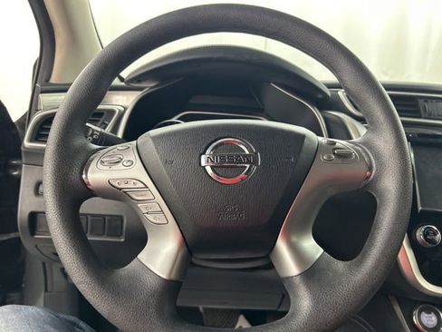 Used 2018 Nissan Murano S image 10