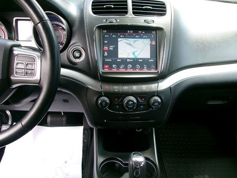 Used 2020 Dodge Journey Crossroad w/ Popular Equipment Group image 17