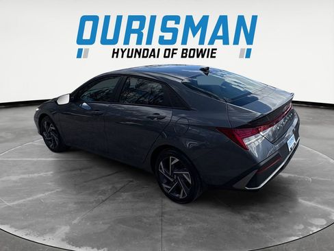 Used 2025 Hyundai Elantra SEL image 4