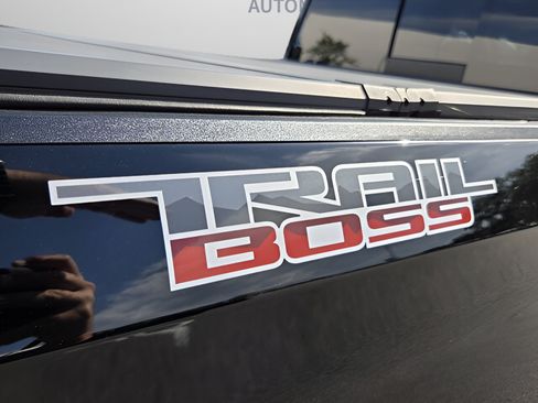 Used 2023 Chevrolet Silverado 1500 LT Trail Boss w/ Convenience Package II AWD/4WD image 37