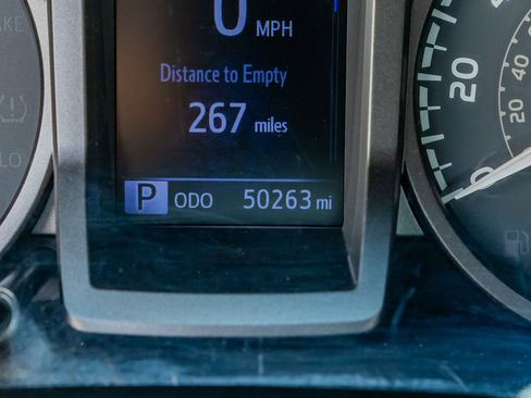 Used 2019 Toyota Tacoma TRD Off-Road image 21