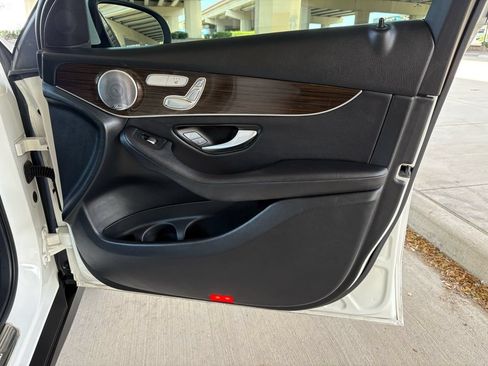 Used 2020 Mercedes-Benz GLC 300 image 28