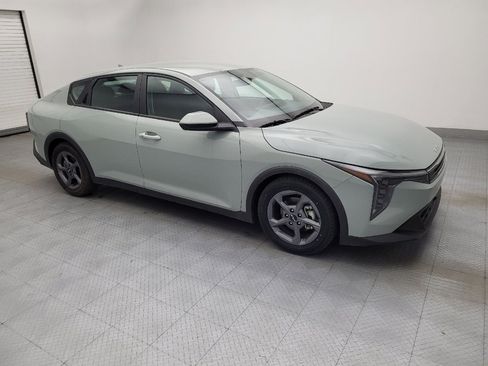 Used 2025 Kia K4 LXS image 11