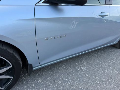 Used 2018 Chevrolet Malibu LT w/ Leather Package FWD image 5