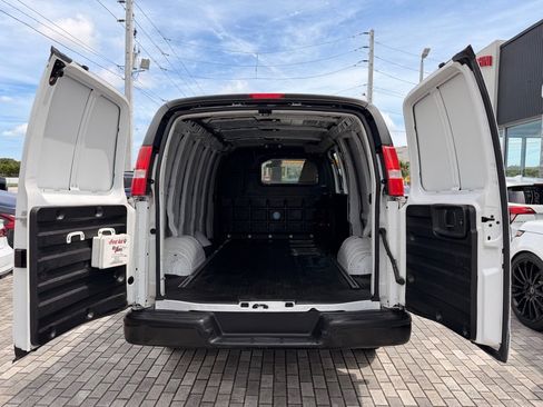 Used 2021 Chevrolet Express 2500 w/ Driver Convenience Package image 8