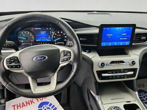 Used 2023 Ford Explorer XLT w/ Equipment Group 202A AWD/4WD image 14