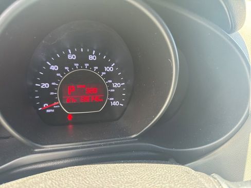Used 2016 Kia Soul + FWD image 6
