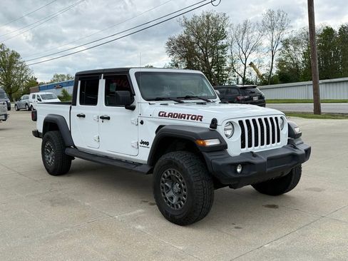 Used 2020 Jeep Gladiator Sport w/ Quick Order Package 24S AWD/4WD image 17