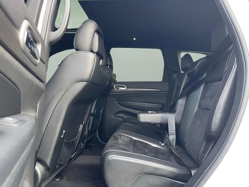 Used 2018 Jeep Grand Cherokee Altitude image 44