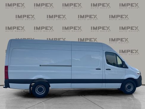 Used 2025 Mercedes-Benz Sprinter 2500 image 6