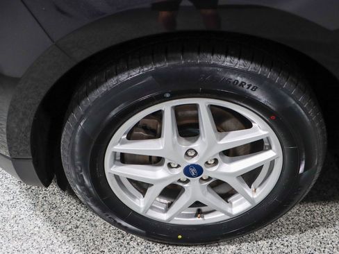 Used 2022 Ford Edge SEL image 11