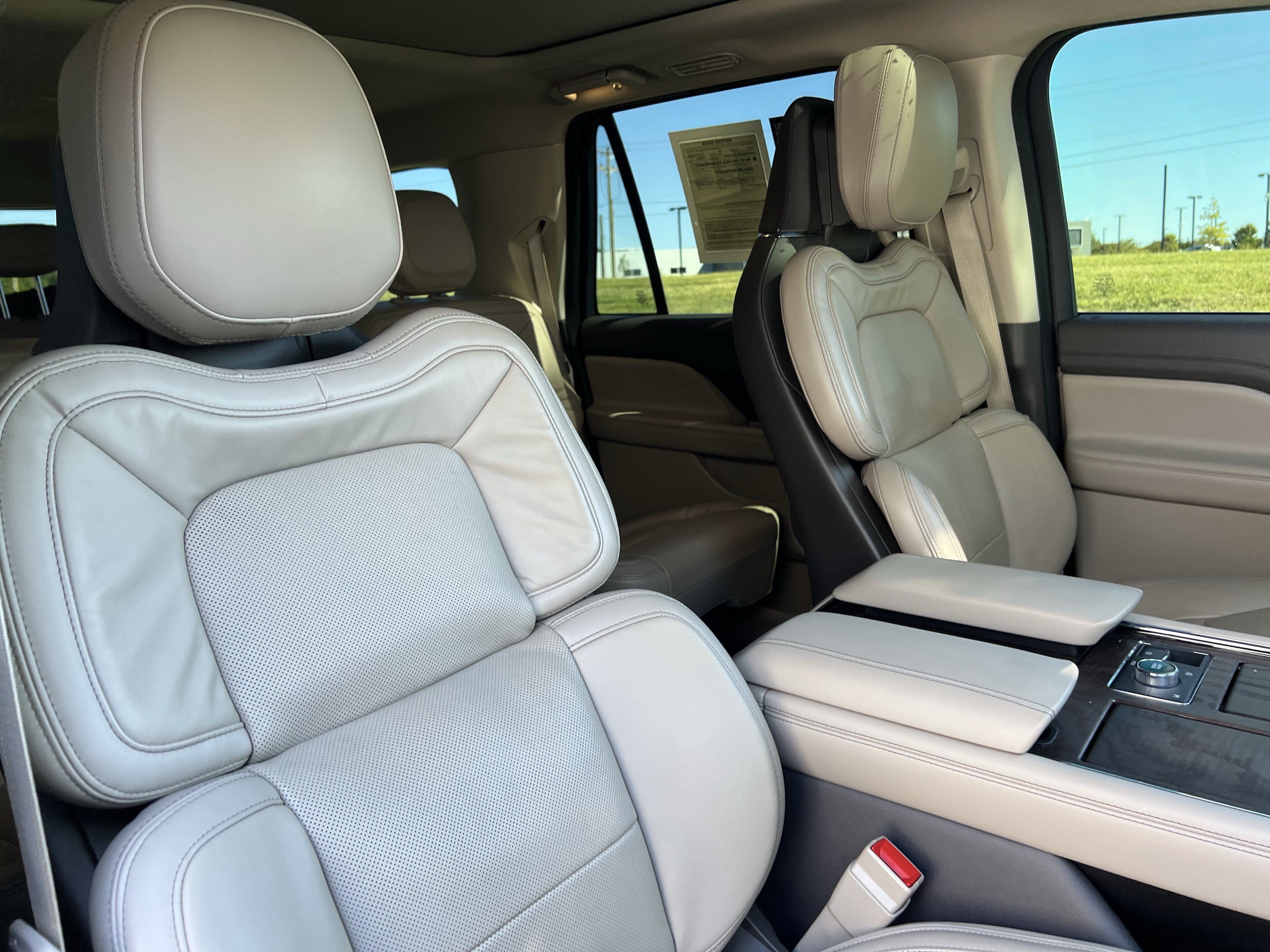 Used 2024 Lincoln Navigator L Reserve AWD/4WD image 35