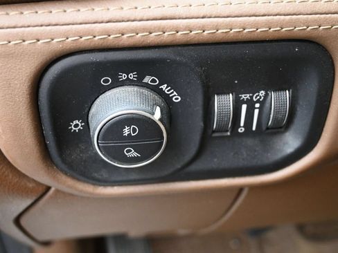Used 2022 RAM 3500 Limited AWD/4WD image 21