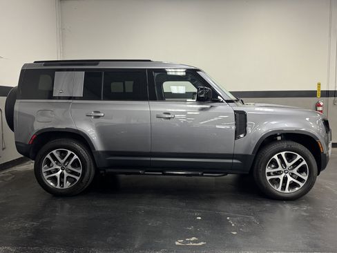 Used 2023 Land Rover Defender 110 S image 5