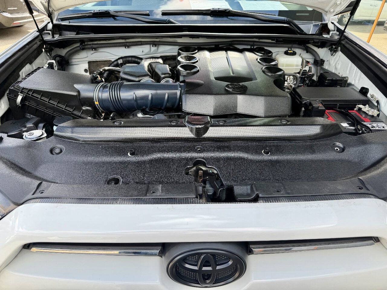 Used 2021 Toyota 4Runner SR5 AWD/4WD image 17