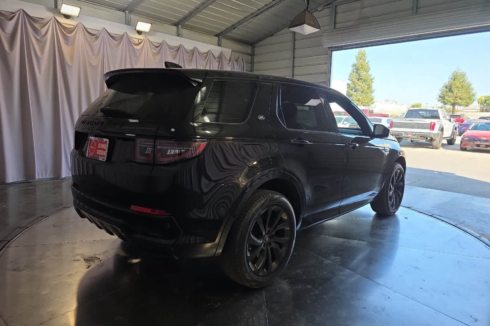 Used 2024 Land Rover Discovery Sport Dynamic SE AWD/4WD image 3