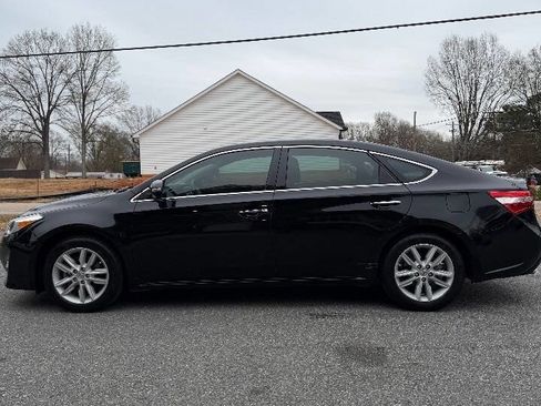 Used 2013 Toyota Avalon XLE image 9