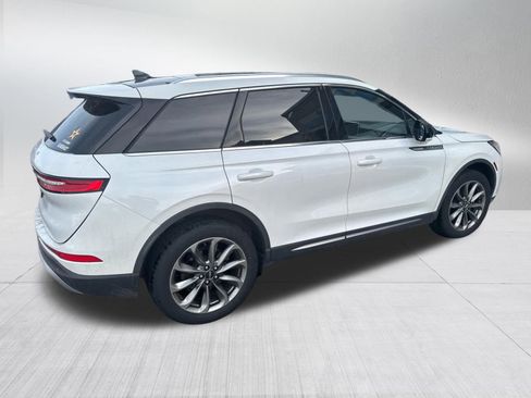 Used 2021 Lincoln Corsair AWD w/ Premium Package image 4