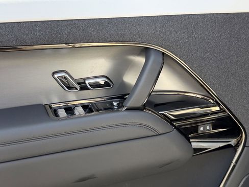 Used 2025 Land Rover Range Rover Sport Dynamic SE image 11