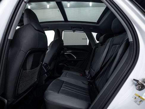 New 2025 Audi Q5 Premium Plus image 16
