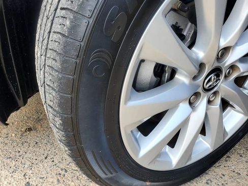 Used 2019 Toyota Camry LE FWD image 63