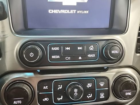 Used 2019 Chevrolet Tahoe LT w/ LT Signature Package image 12