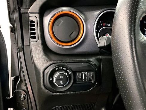 Used 2022 Jeep Gladiator Mojave w/ LED Lighting Group AWD/4WD image 40