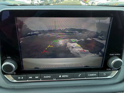 Certified 2025 Nissan Rogue S image 9