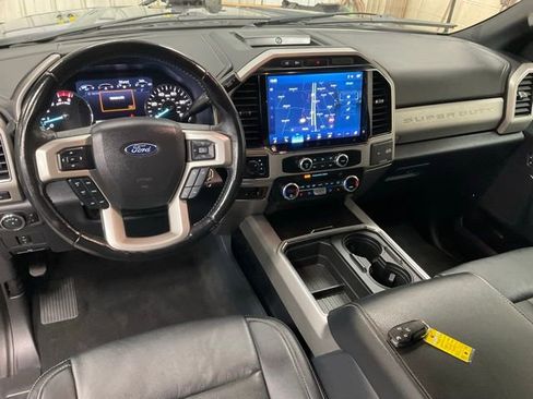 Used 2022 Ford F350 Lariat image 9