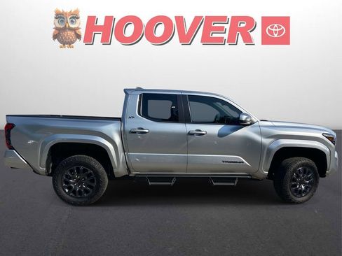 Used 2025 Toyota Tacoma SR5 AWD/4WD image 2