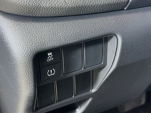 Used 2017 Honda CR-V LX image 9
