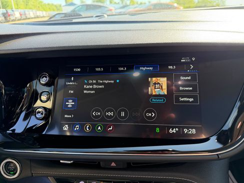 Certified 2022 Buick Envision Avenir w/ Technology Package II AWD/4WD image 28