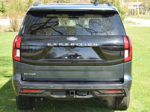 Certified 2025 Ford Expedition Active AWD/4WD image 6