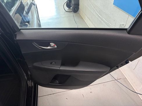 Used 2021 Kia Forte LXS FWD image 15