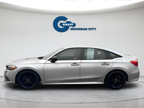 Used 2024 Honda Civic Sport image 2