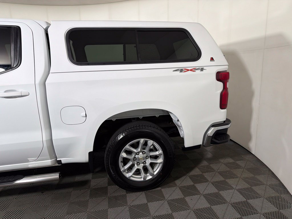 Used 2023 Chevrolet Silverado 1500 LT AWD/4WD image 5
