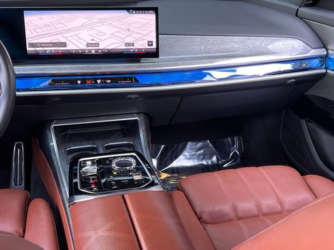Used 2023 BMW 760i xDrive w/ Executive Package AWD/4WD image 30