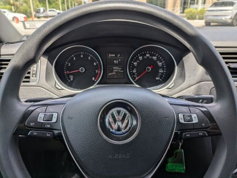 Used 2017 Volkswagen Jetta S FWD image 23