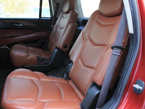 Used 2016 Cadillac Escalade Premium AWD/4WD image 13