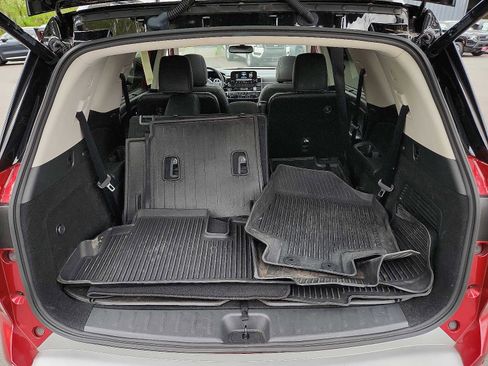 Used 2022 Nissan Pathfinder Platinum w/ Cargo Package image 27