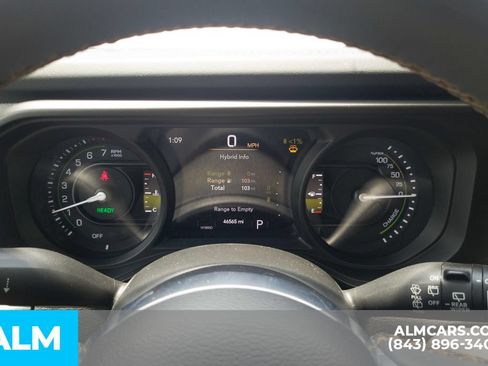 Used 2024 Jeep Wrangler Unlimited Sahara AWD/4WD image 12