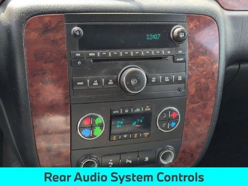 Used 2010 Chevrolet Suburban LT image 22