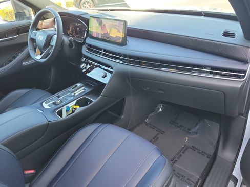 Used 2026 INFINITI QX60 Sport w/ Dark Cargo Package image 11