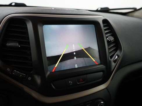 Used 2017 Jeep Cherokee 75th Anniversary AWD/4WD image 23