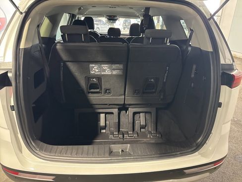 Used 2022 Kia Carnival LX image 20