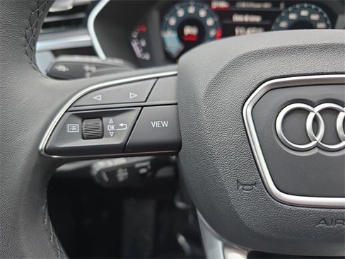 Used 2025 Audi Q3 2.0T Premium w/ Convenience Package image 21